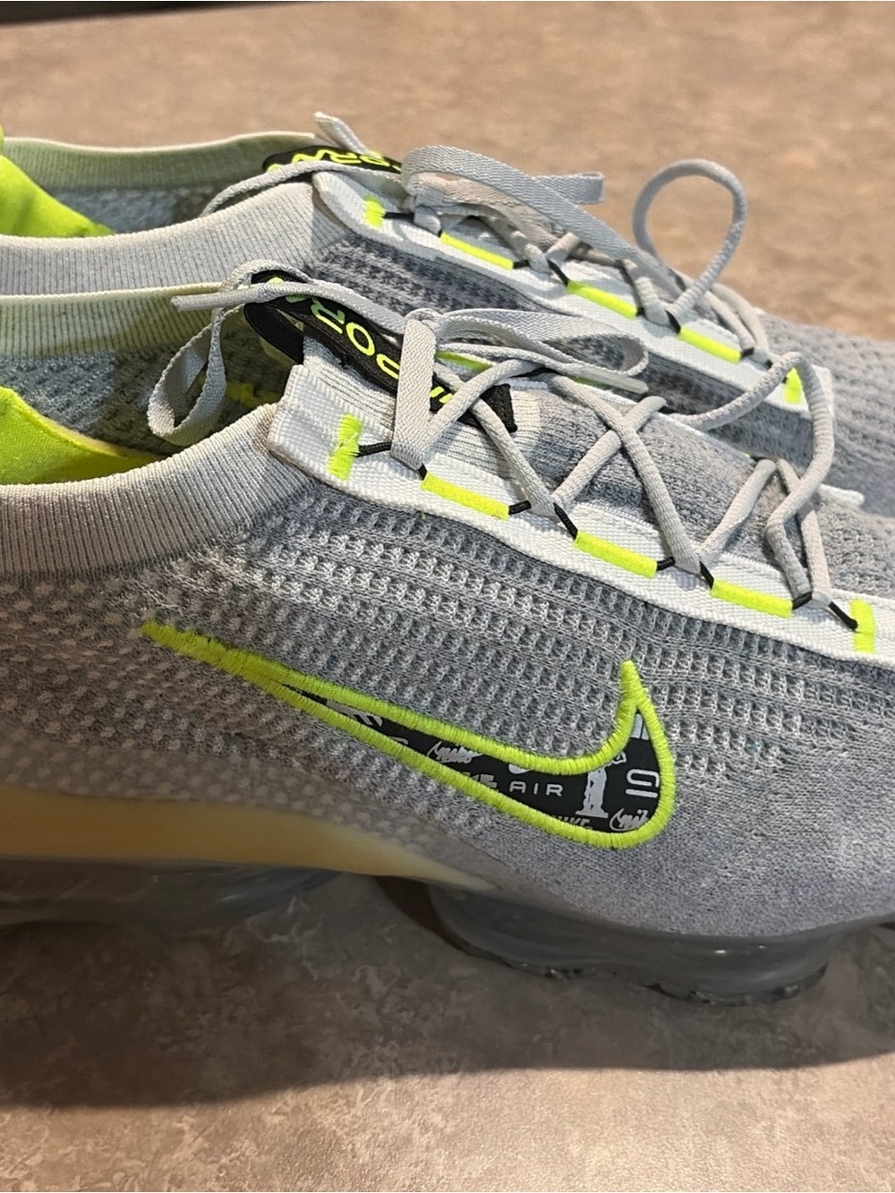 NIKE AIR VAPORMAX FLYKNIT WOLF GRAY VOLT MENS SIZE 15